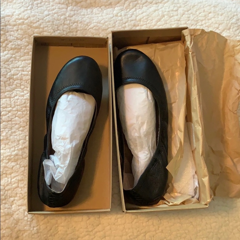 Brand new and unworn Lucky Brand black flats